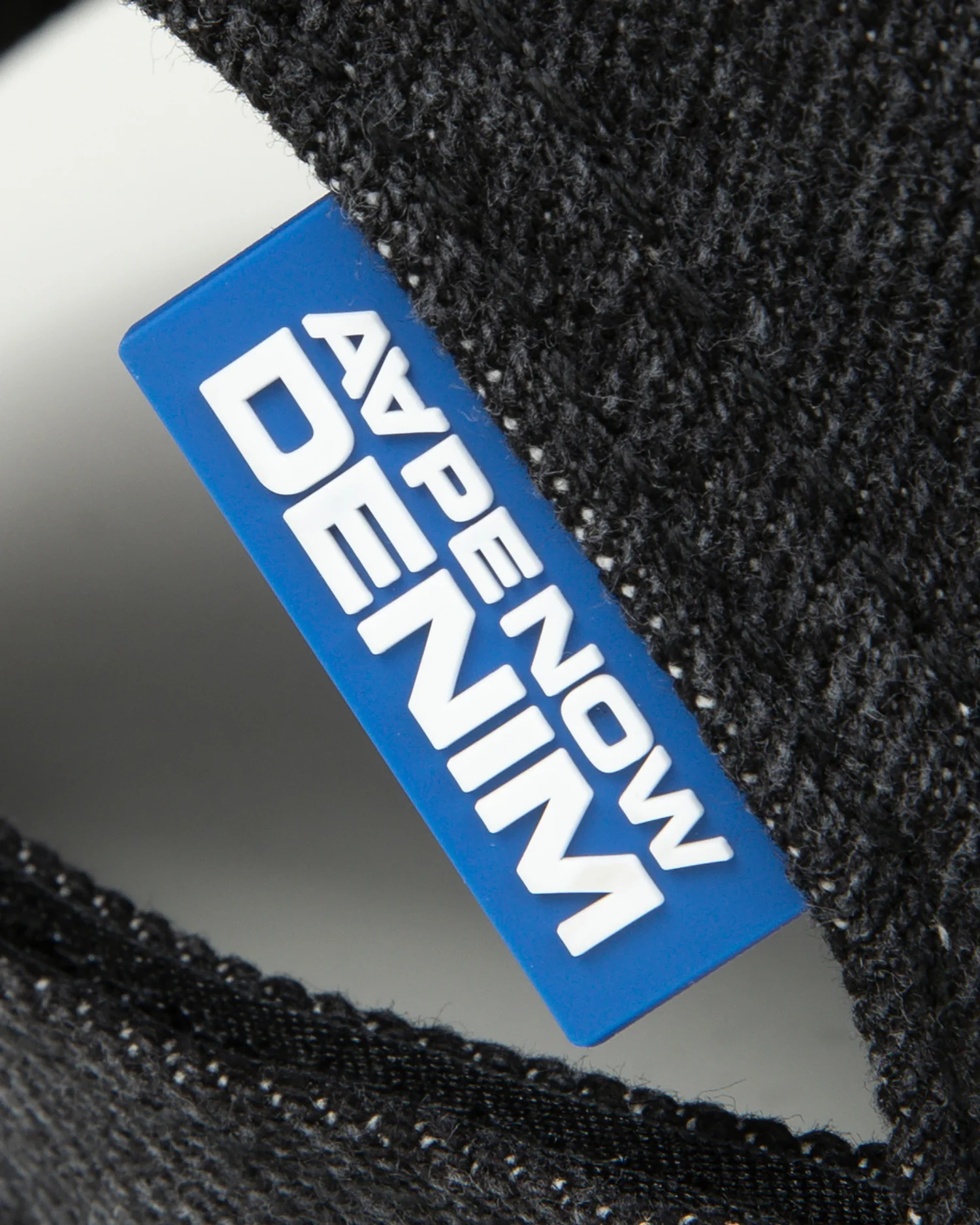 Moonface embroidered denim cap - Image 5