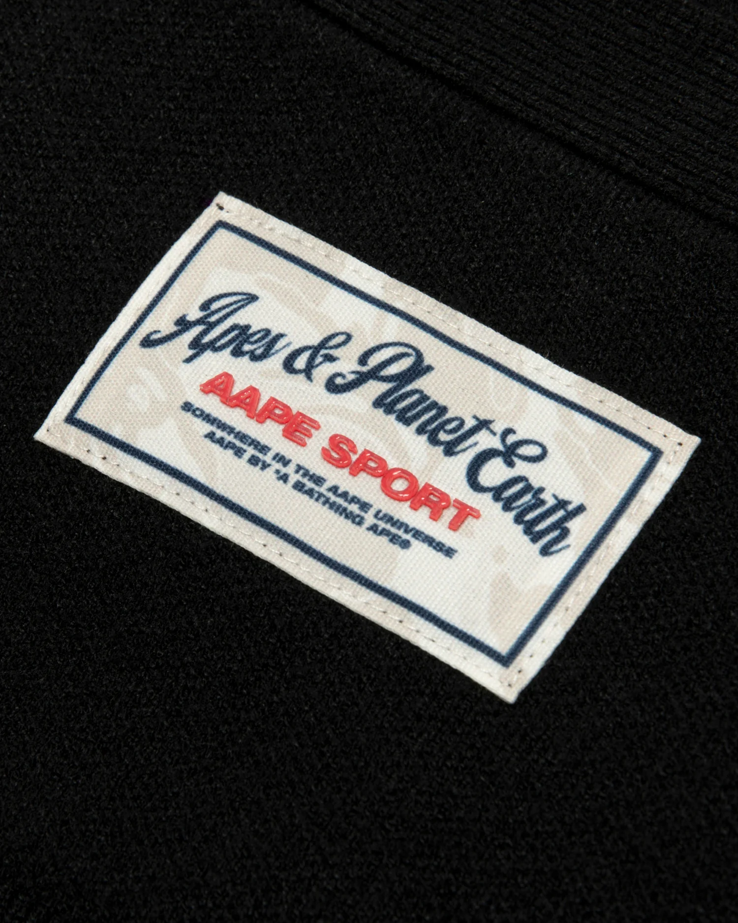 AAPENOW moonface v-neck cardigan - Image 3