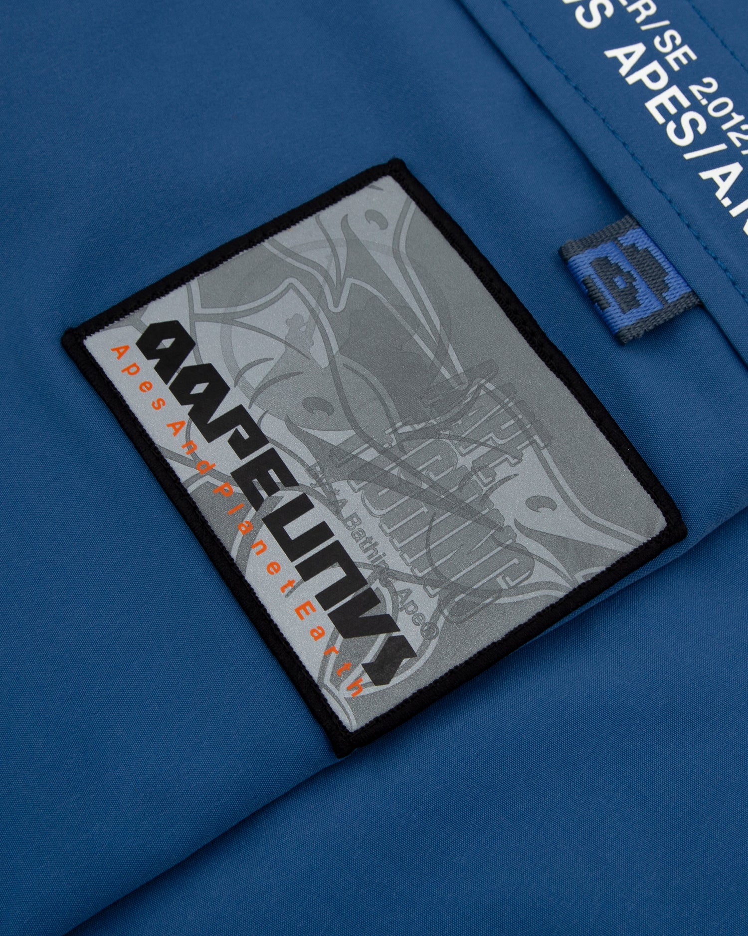 Moonface belted cargo shorts - Image 10