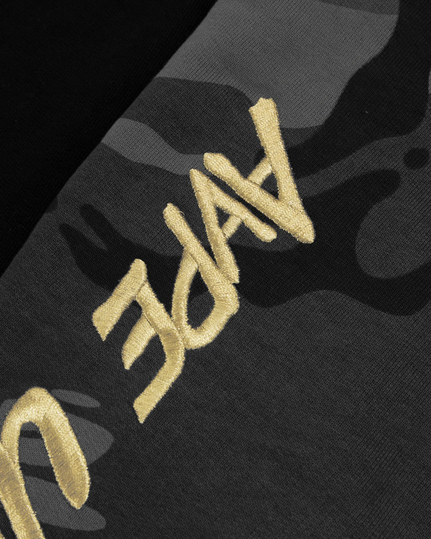 Moonface camo sweatshorts - Image 4