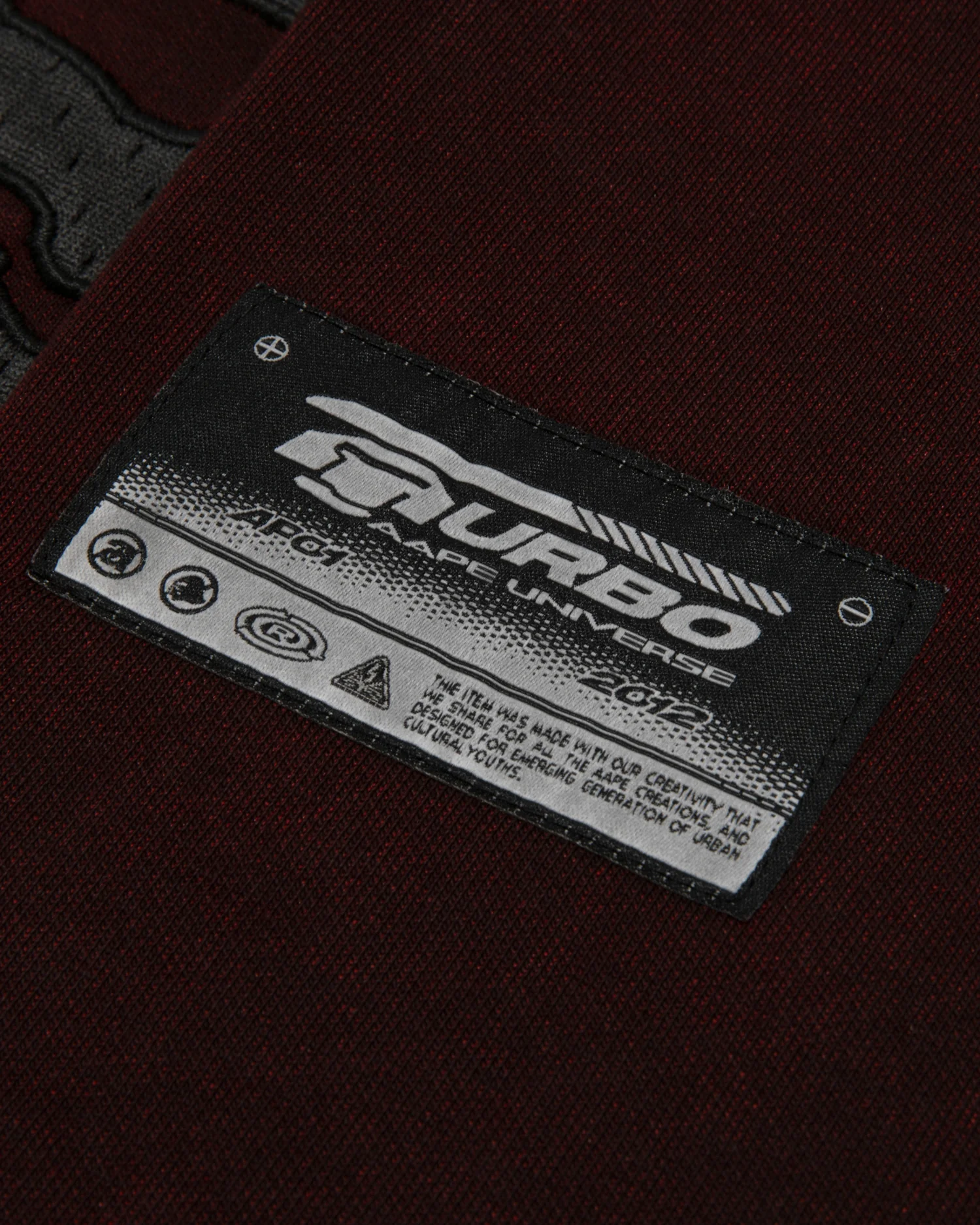 Embroidered sweat shorts - Image 10