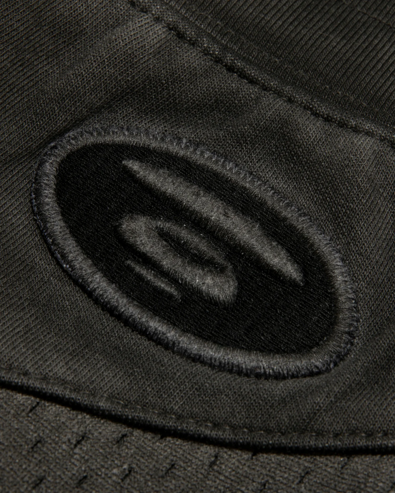 Embroidered sweat shorts - Image 4