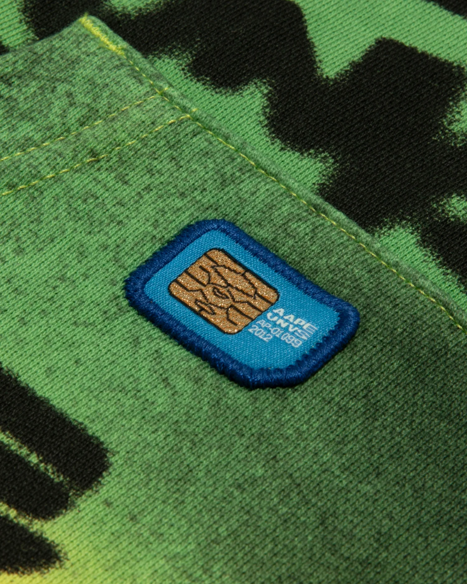 AAPEUNVS graffiti zip-up hoodie - Image 11