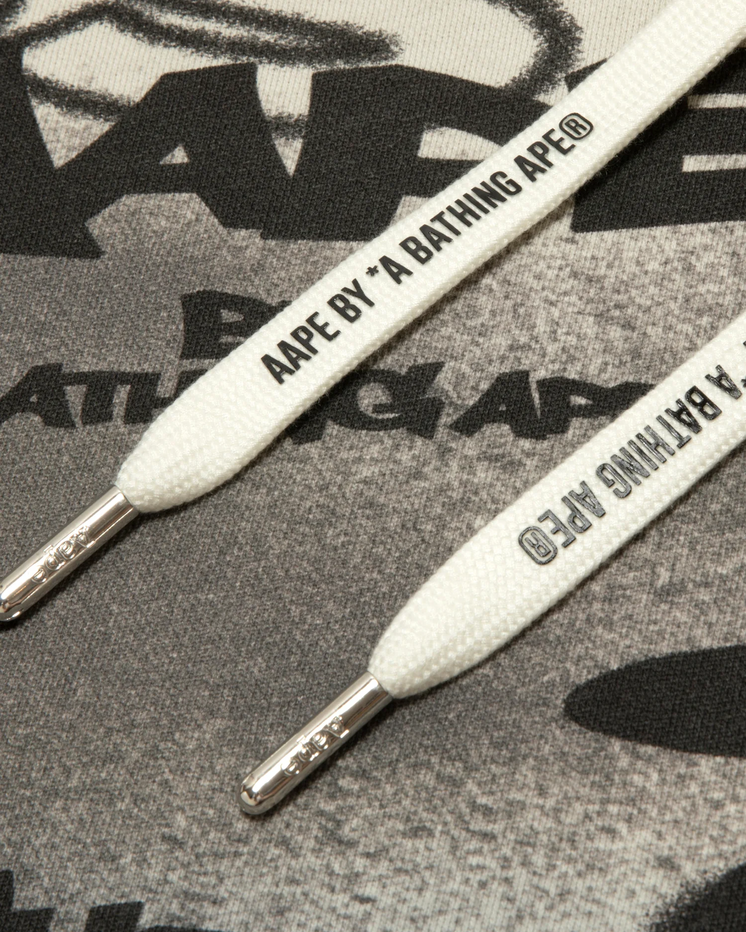 AAPEUNVS graffiti zip-up hoodie - Image 5